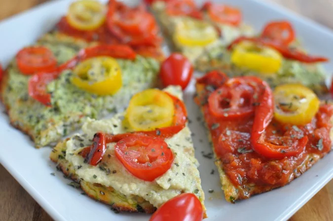 Pizza mit Chiasamen und Zucchini