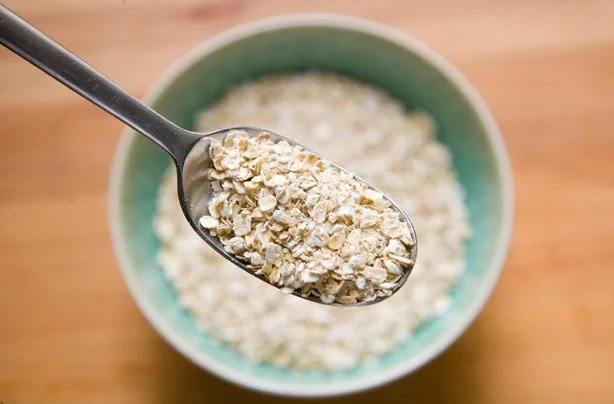 Gesichtsmaske mit Haferflocken