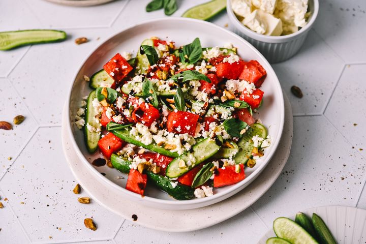 Salata s lubenicom, feta sirom i krastavcima