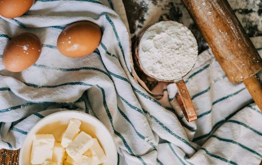 Sastojci za keksiće, blagdanski kolač