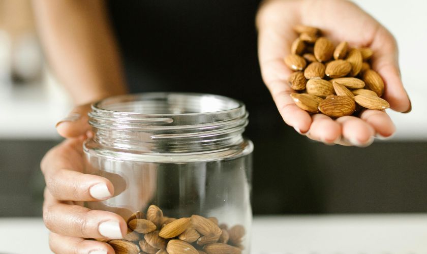 Bademi su sjajan izvor zdravih masnoća.