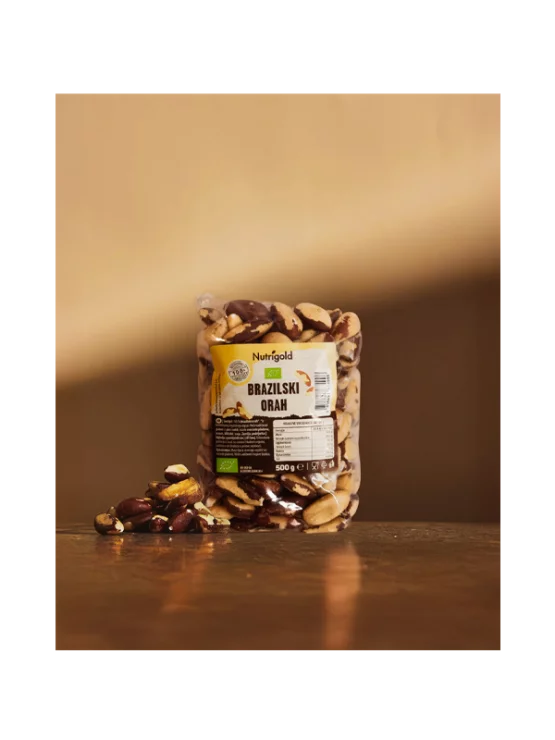 Nutrigold biologische Paranusskerne in einer durchsichtigen 500 Gramm Packung