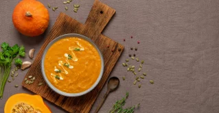 Schnelle Kürbissuppe mit Leinsamen: Reich an Omega-3-Fettsäuren! Kürbissuppe mit Leinsamen