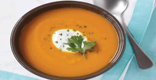 Detox-Suppe mit Süßkartoffeln