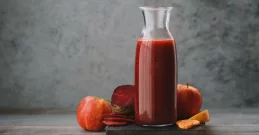 Saft aus Karotten und Roter Bete