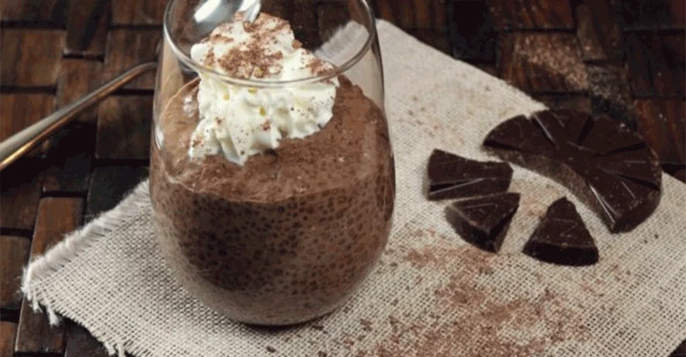 Schokoladenpudding mit Chiasamen