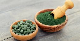 Meeresalgen in Pulverform und als Kapseln