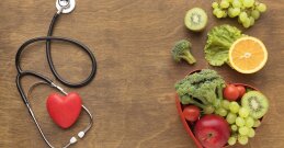Gemüse und Obst auf dem Tisch
