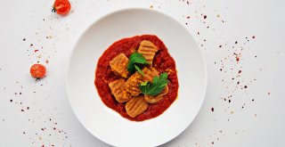 Gnocchi aus Süßkartoffeln und Dinkelmehl in einer Roten Sauce