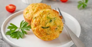 Mini-Frittatas mit Tofu – veganes Frühstücksrezept! Mini-Frittatas mit Tofu