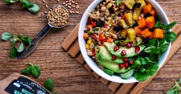 Salat mit Haferflocken – leicht, sättigend & vielseitig!