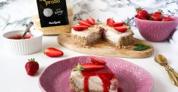 Fruchtiger Cheesecake aus Hirse mit Erdbeeren!