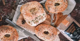 Hausgemachte Dinkel-Bagels mit Samen – ideale Basis für kreative Sandwiches!