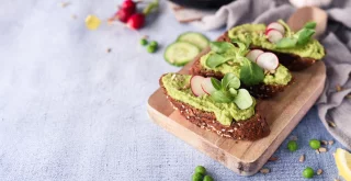 Aufstrich aus grünen Erbsen