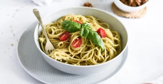 Pasta mit Zucchini-Pesto – ein frisches Frühlingsgericht! Pasta mit Zucchini-Pesto