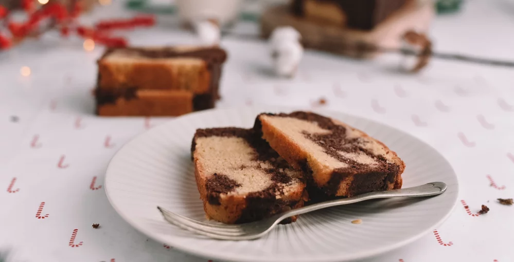 Marmorkuchen ohne Mehl & Zucker