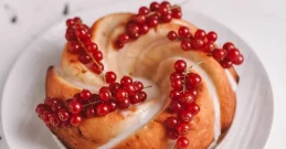 Festlicher Gugelhupf mit Vanille & Zitrone