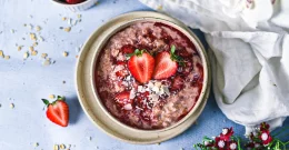 Haferbrei mit karamellisierten Erdbeeren