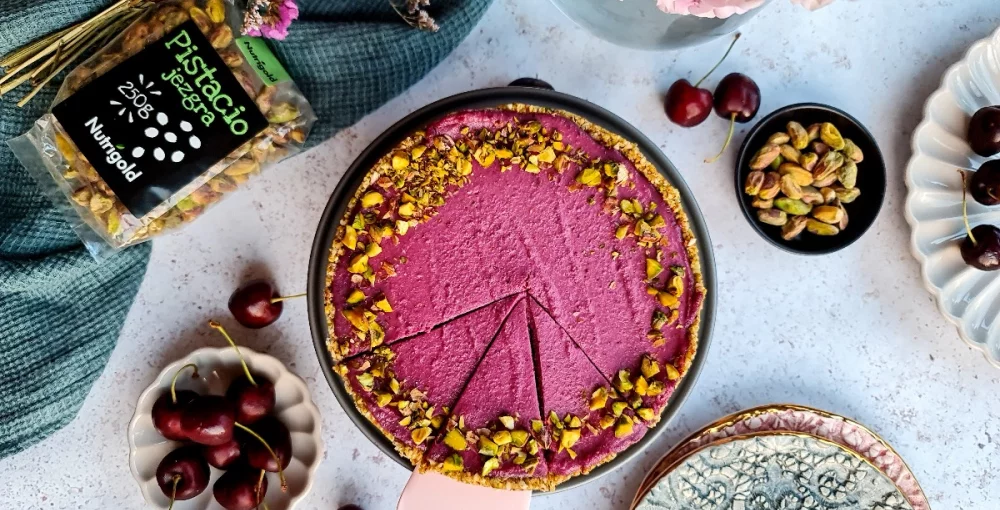Torte mit Kirschen & Pistazien – So gut, dass Sie süchtig werden!