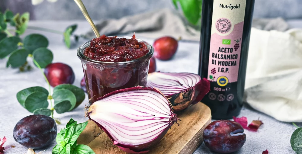 Hausgemachtes Rote Zwiebel-Pflaumen-Chutney
