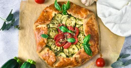 Galette mit Zucchini und Tomaten
