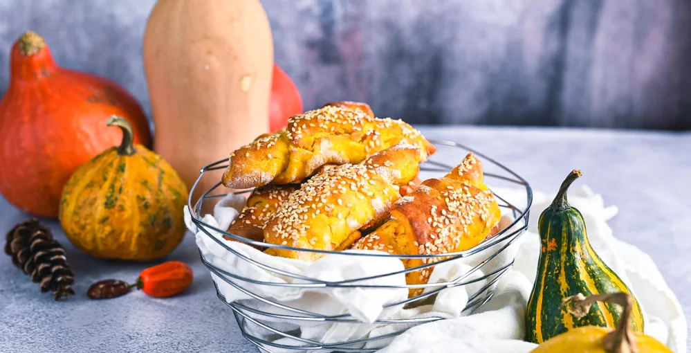 Hörnchen mit Kürbis – ein Hauch Herbst in jedem Bissen!