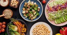 Veganes Mittagessen am Tisch