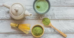 Matcha statt Kaffee – Wirkung, Zubereitung & Rezept
