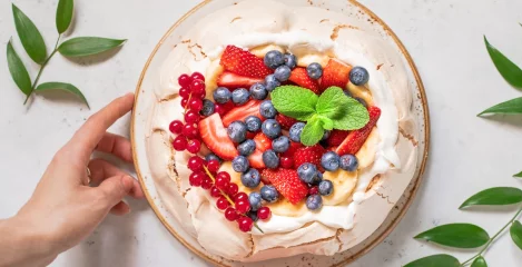 Gesundes Desserts mit Früchten
