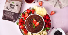 Schokoladen-Hummus mit Kakao, Erdnussbutter & Kichererbsen