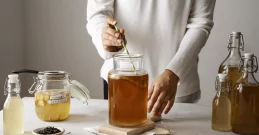 Kombucha im Alltag: Ein fermentiertes Getränk für bewussten Genuss!
