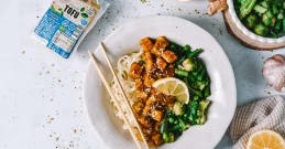 Knusprig, fruchtig, überraschend: Tofu mit Orange und Zitrone!