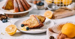 Gugelhupf: aromatisches Rezept mit frischen Zitrusaromen & nussiger Pistaziencreme!