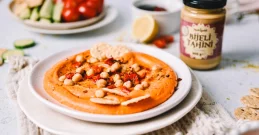 Hummus mit gerösteten Paprika!