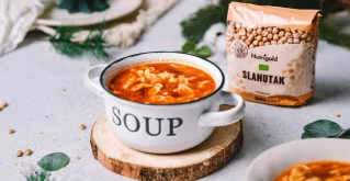 Wärmend, sättigend & voller Geschmack – diese Kichererbsen-Nudelsuppe tut einfach gut! Kichererbsen-Nudelsuppe