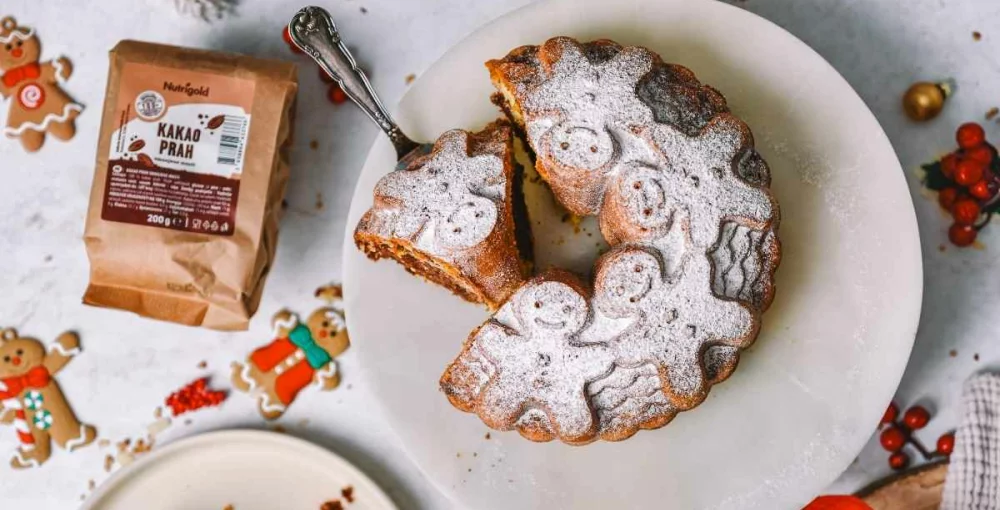 Saftiger Marmor-Gugelhupf mit Orange