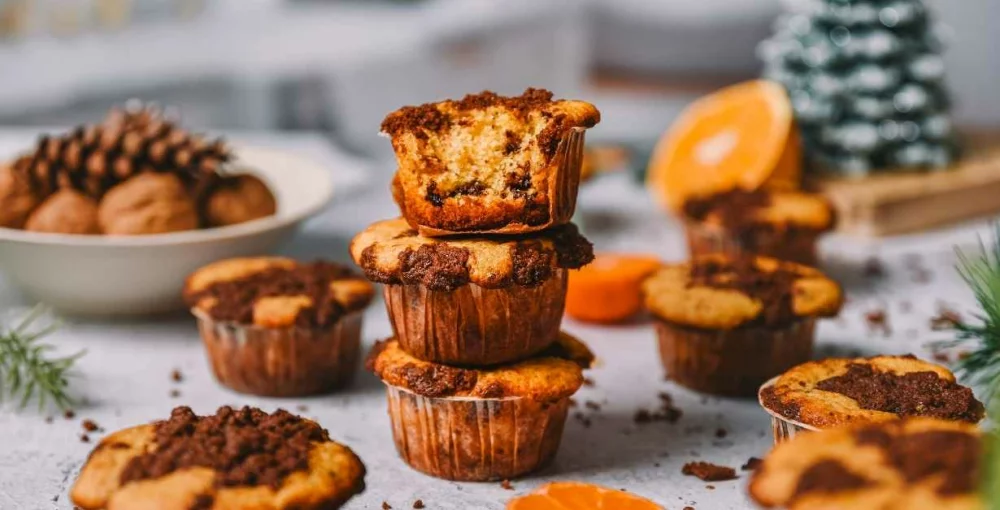 Crumble-Muffins mit Schokolade und Orange – stilvoll genießen!