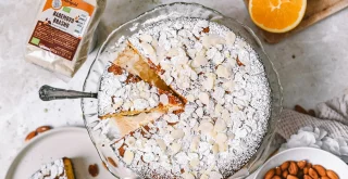 Mandelkuchen mit Olivenöl und frischer Zitrusnote