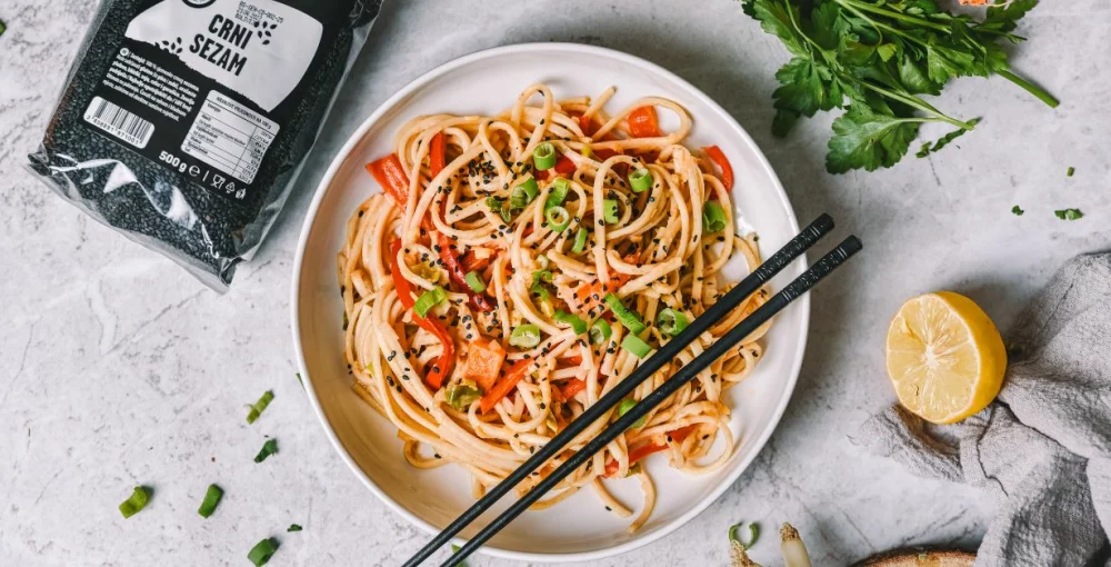 Nudeln mit Apfel & Knoblauch