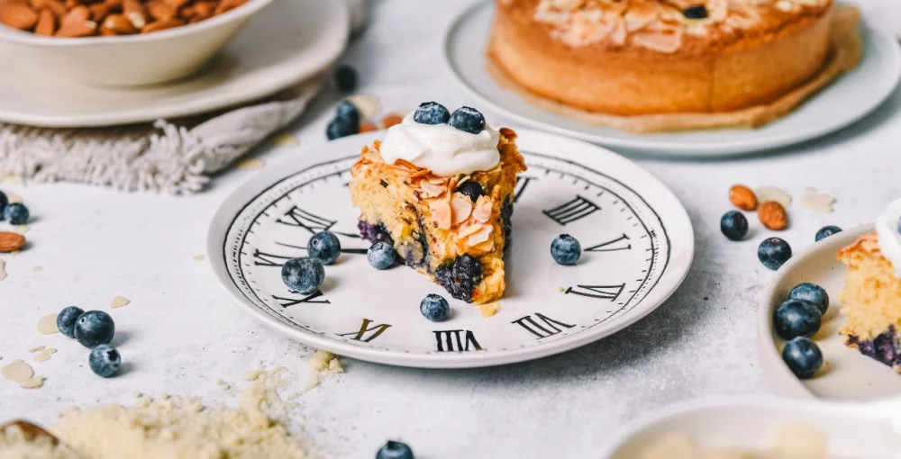 Zitronenkuchen mit Heidelbeeren
