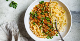 Vegane Bolognese im Teller