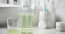 Natürliche Mundspülungen – einfache Rezepte & praktische Tipps!